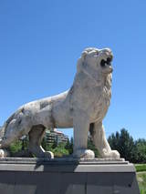 statue lion